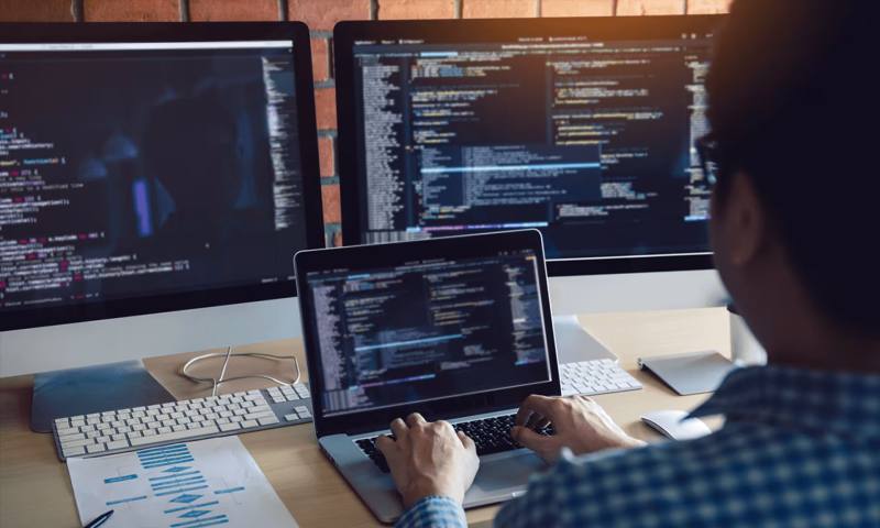 数据科学选型:R与Python如何赋能张家港市网站建设?